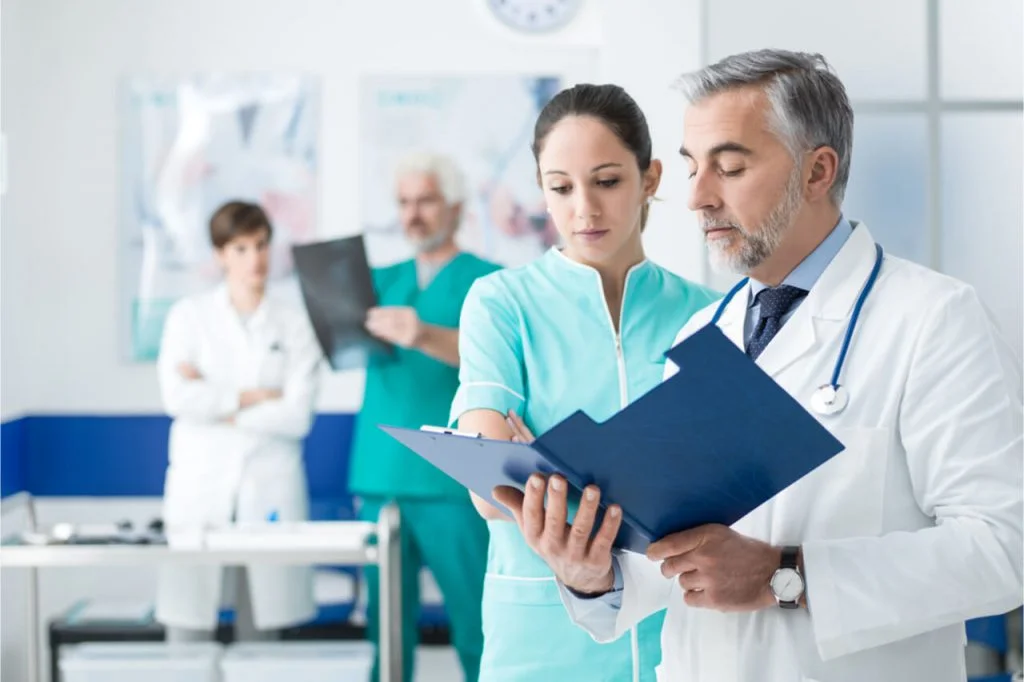 how many hours a week do doctors work 1024x682 1.webp.bv